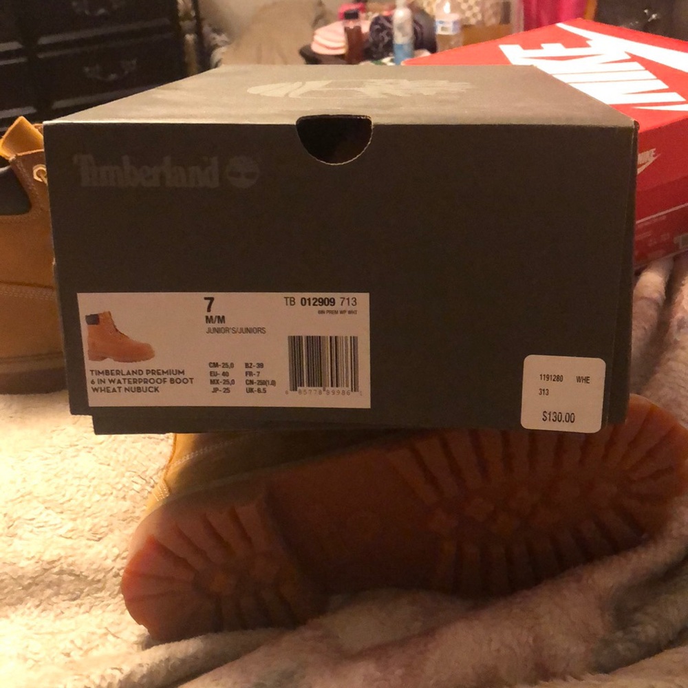 Timberland 🥾 M/M Junior with Box - Picture 3 of 3